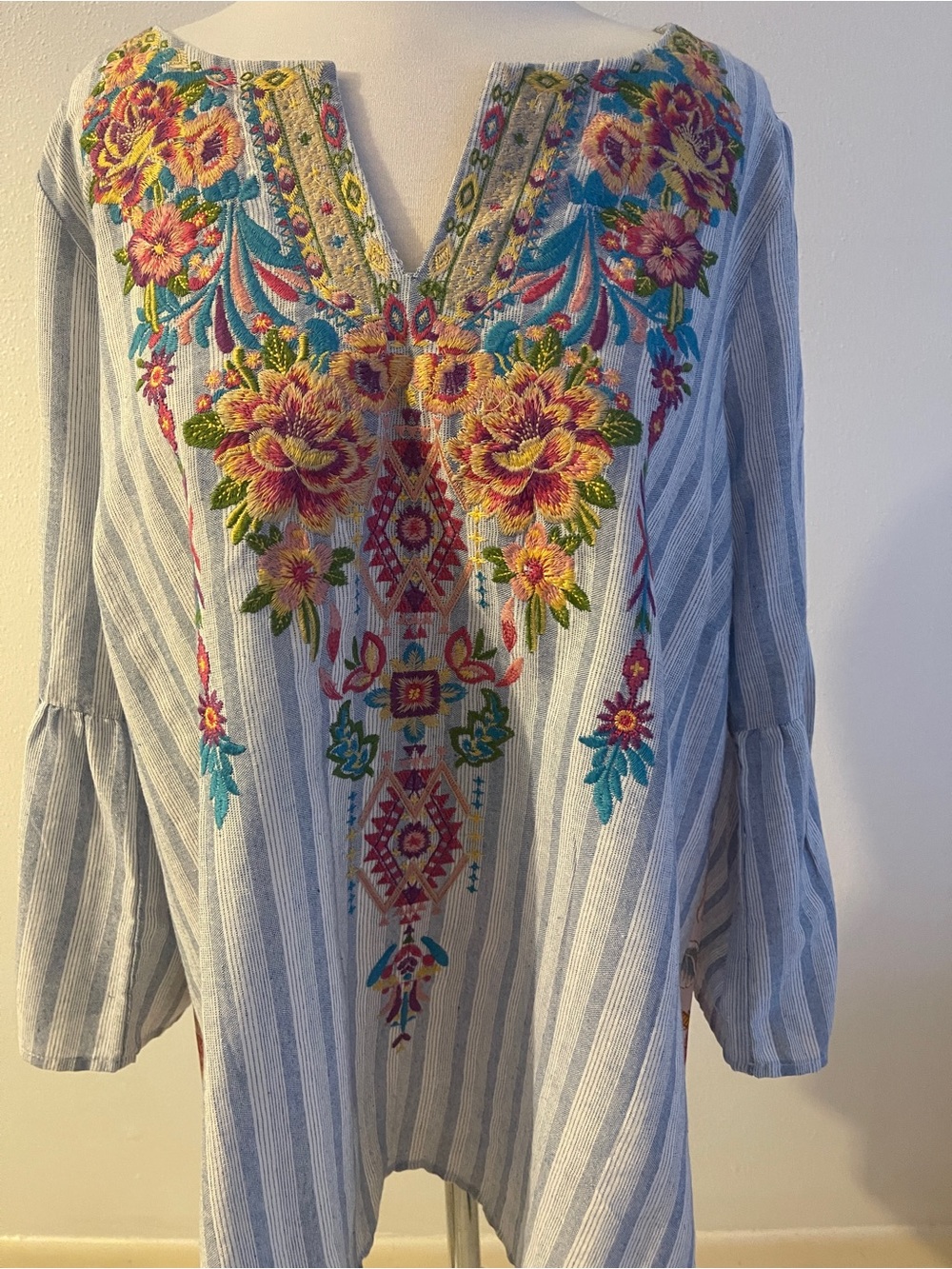 Savanna Jane Boho Embroidered Strip Blouse with Floral back. Size 1X - Picture 2 of 11